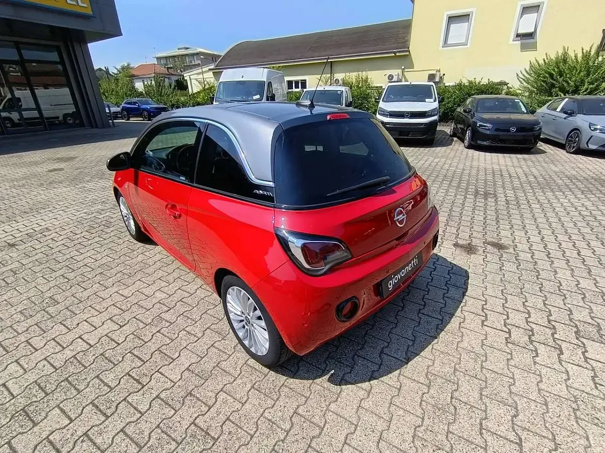 Usata Opel Adam Glam 69 CV (50 kW) 2016 Rosso Utilitaria