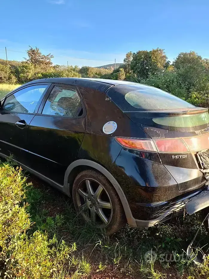 Usata Honda Civic 140 CV (102 kW) 2006 Nero Monovolume