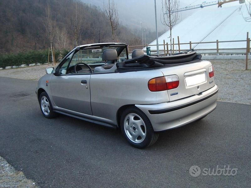 Usata Fiat Punto Cabriolet 90 CV (66 kW) 1997 Grigio Cabrio