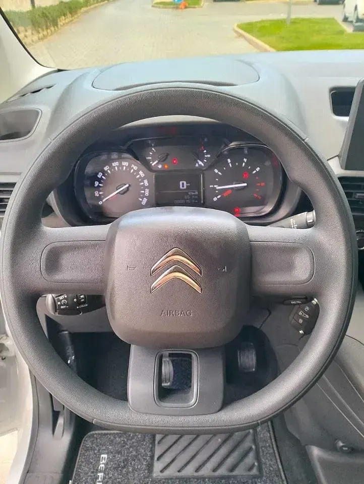Usata Citroën Berlingo 131 CV (96 kW) 2023 Bianco Monovolume