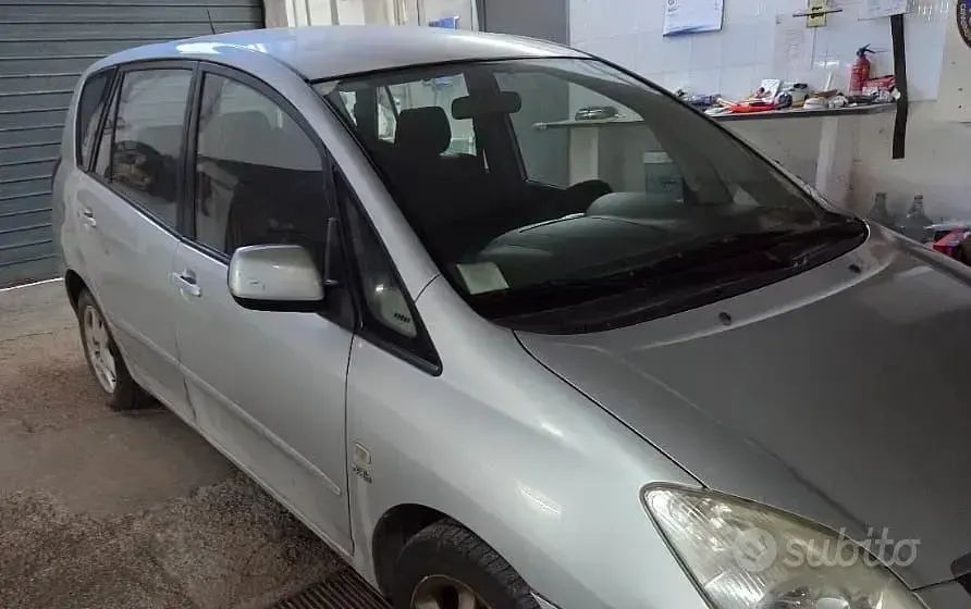 Usata Toyota Corolla 90 CV (66 kW) 2004 Station wagon