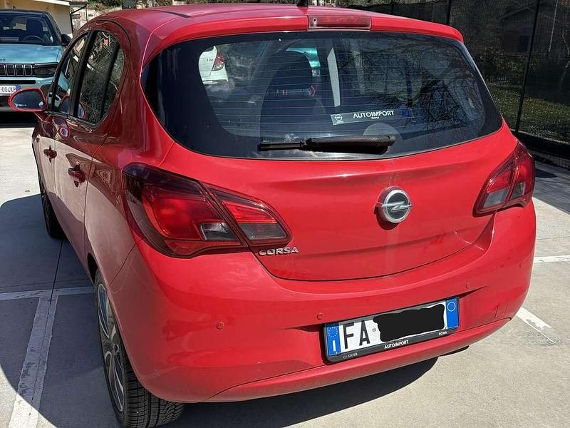 Usata Opel Corsa Cosmo 90 CV (66 kW) 2015 Rosso Utilitaria