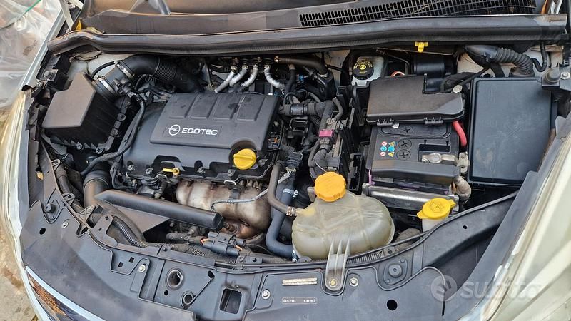 Usata Opel Corsa 2012 Bianco Berlina