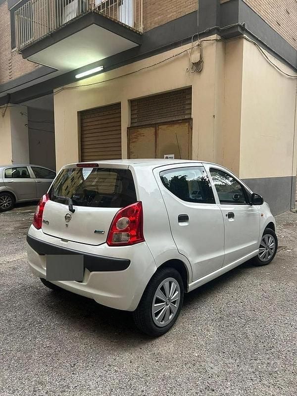 Usata Nissan Pixo 68 CV (50 kW) 2009 Bianco Utilitaria