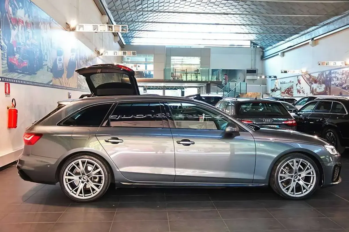 Usata Audi A4 S-Line 150 CV (110 kW) 2022 Grigio Station wagon