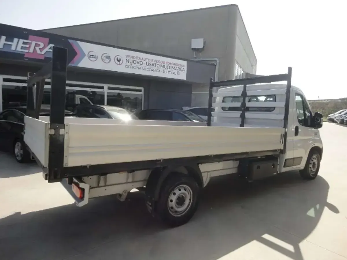 Usata Fiat Ducato 140 CV (102 kW) 2022 Bianco Furgone