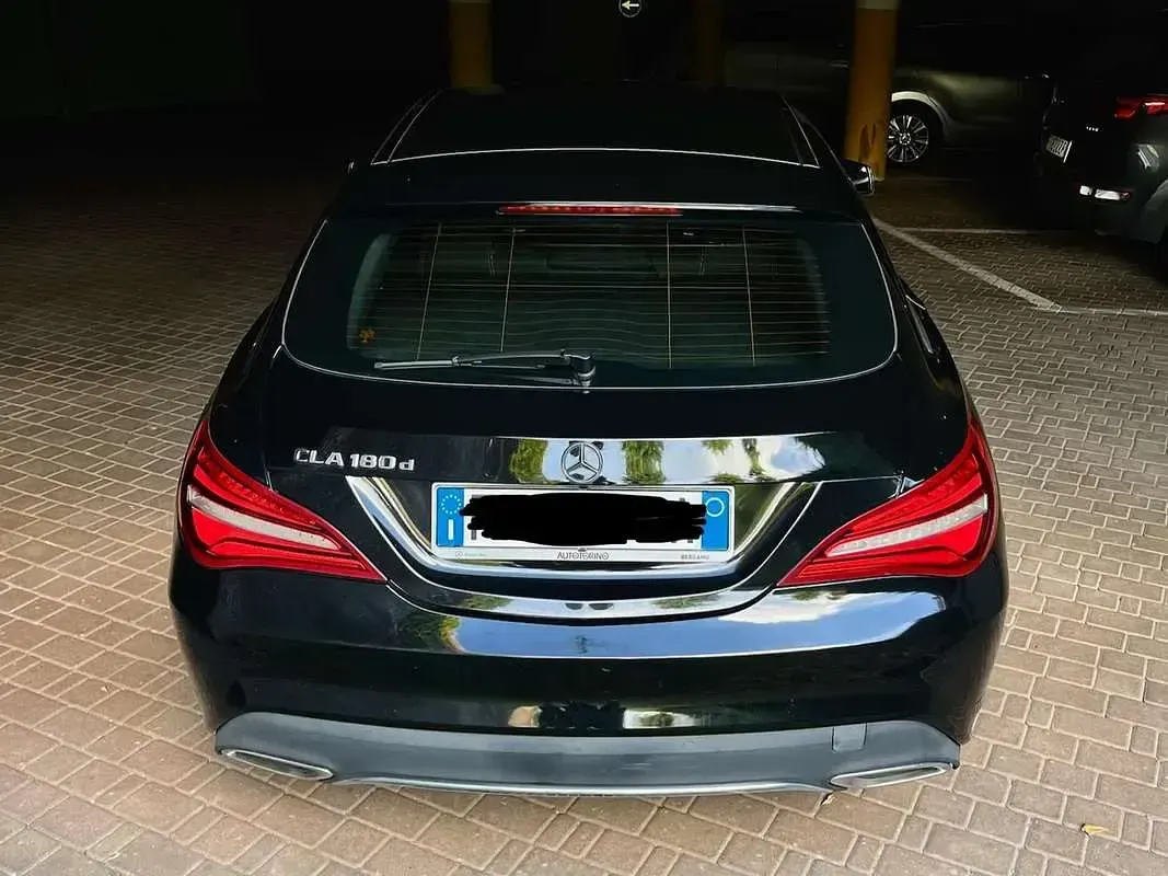 Usata Mercedes CLA180 Shooting Brake 109 CV (80 kW) 2017 Nero Station wagon