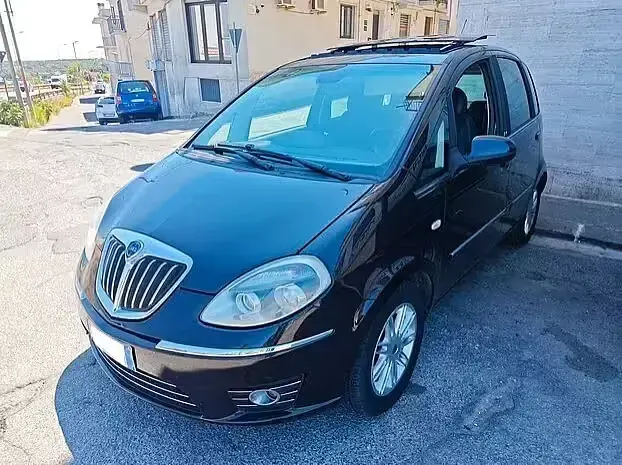 Usata Lancia Musa Gold 95 CV (69 kW) 2013 Nero Monovolume