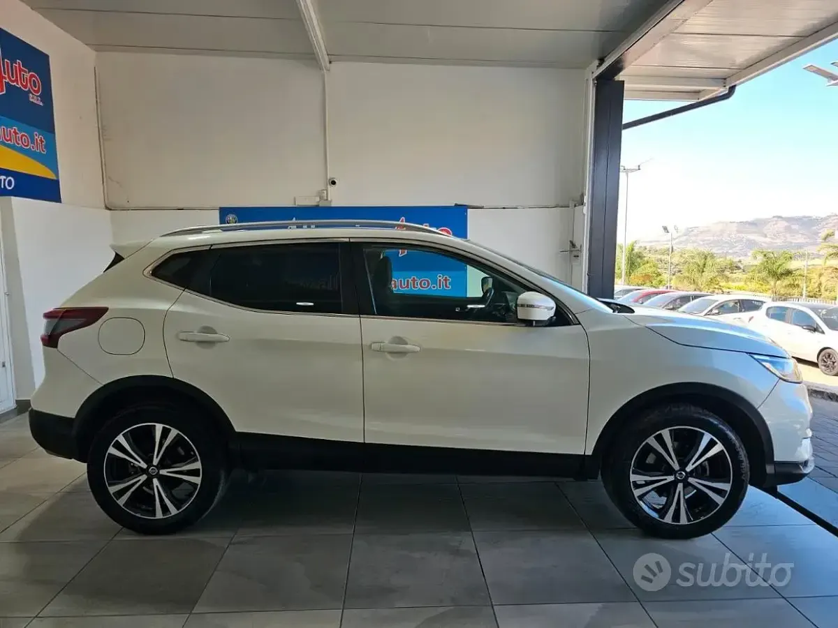 Usata Nissan Qashqai N-Connecta 116 CV (85 kW) 2020 Bianco SUV