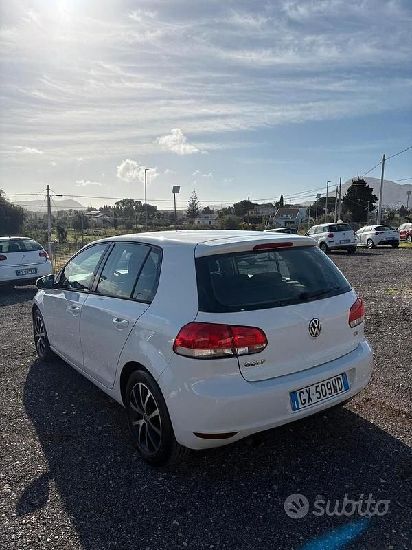 Usata VW Golf VII Highline 105 CV (77 kW) 2012 Bianco Berlina