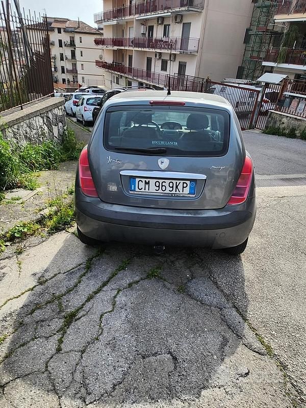 Usata Lancia Ypsilon 2004 Utilitaria