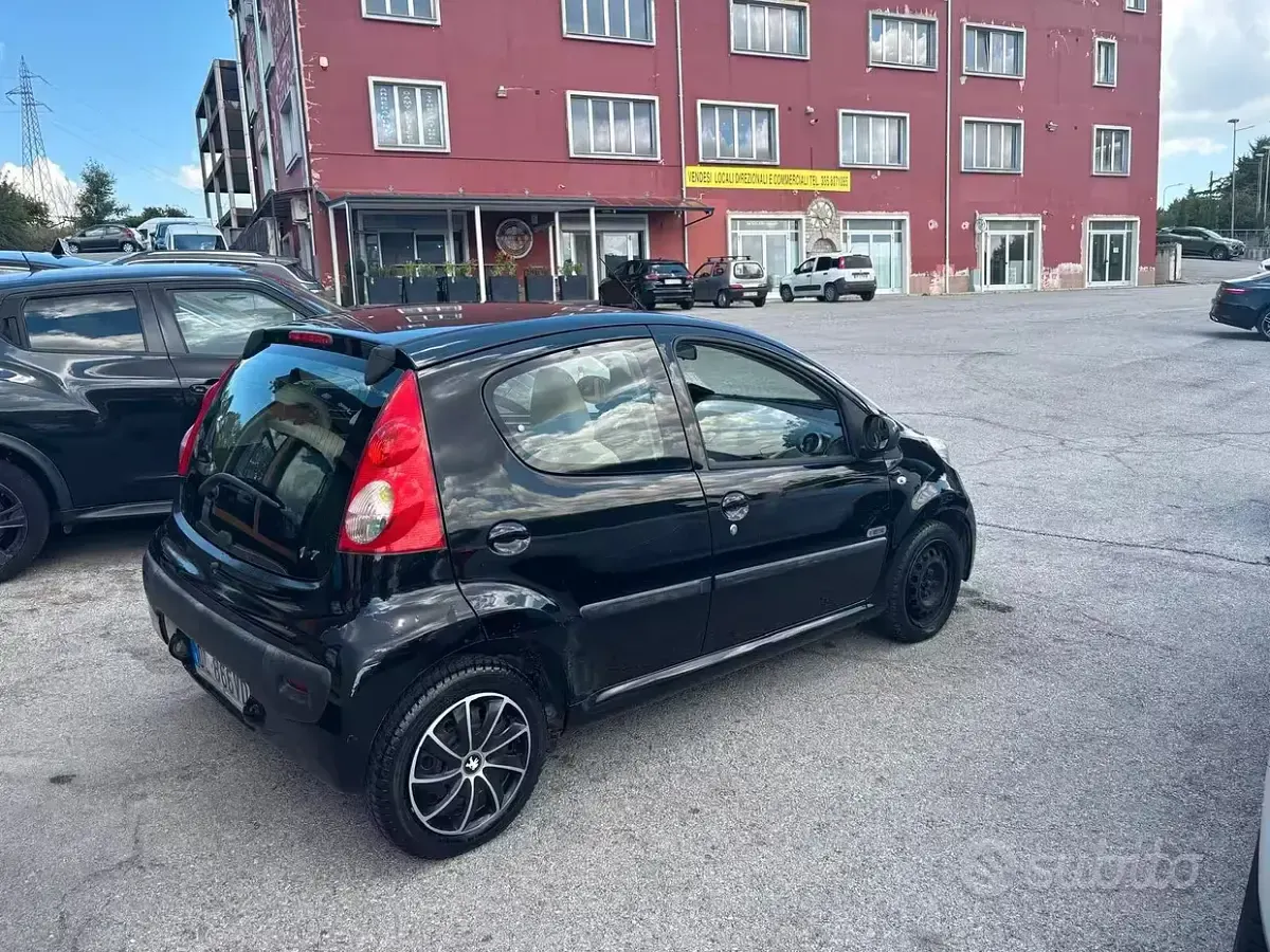 Usata Peugeot 107 68 CV (50 kW) 2008 Other Utilitaria