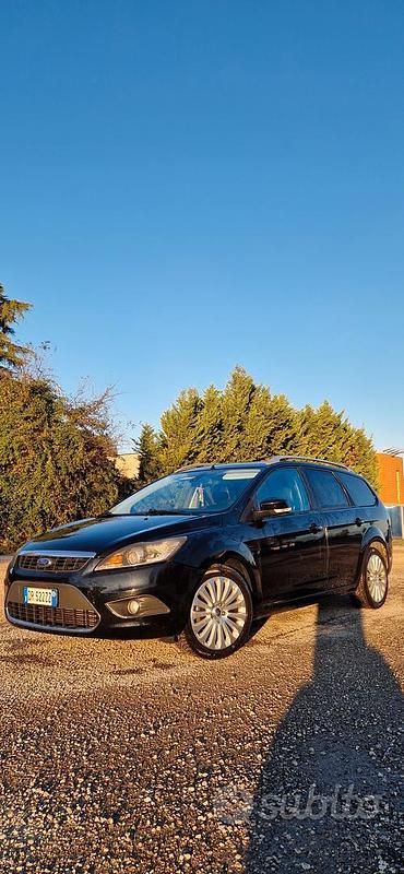 Usata Ford Focus Style 90 CV (66 kW) 2008 Nero Station wagon