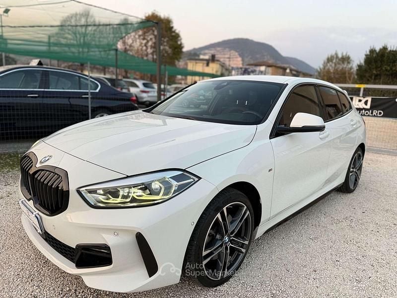 Usata BMW 118 M Sport 150 CV (110 kW) 2022 Bianco Utilitaria