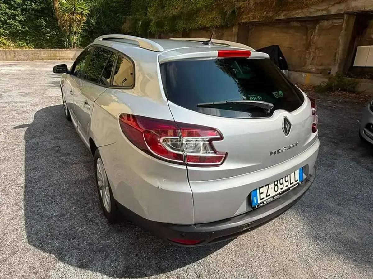Usata Renault Mégane GrandTour LIMITED 110 CV (80 kW) 2015 Argento metalizzato Station wagon