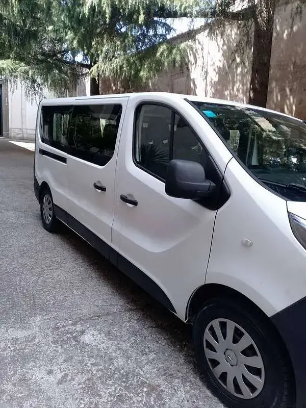 Usata Opel Vivaro 125 CV (91 kW) 2017 Bianco Monovolume