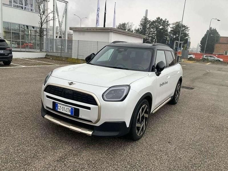 Usata Mini Cooper S Countryman Favoured 150 kW (204 CV) 2025 Nanuq white SUV