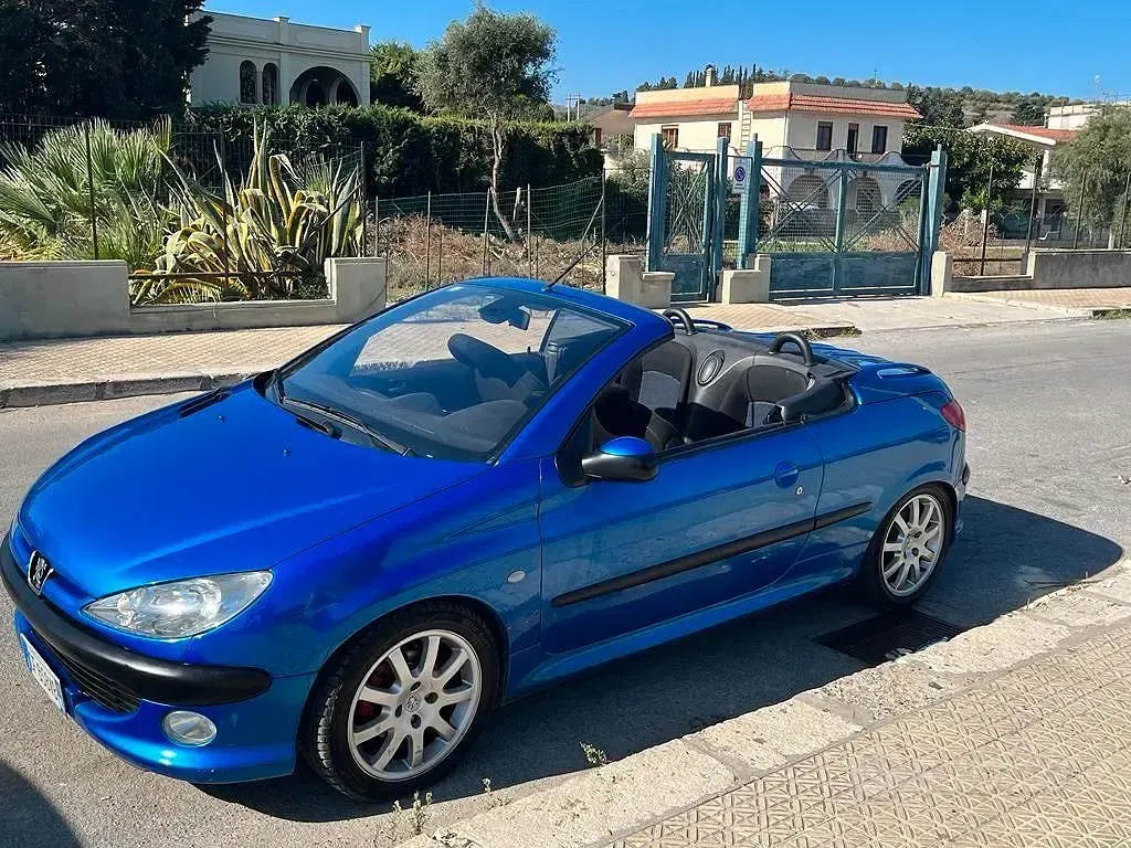Usata Peugeot 206 CC GTi 136 CV (100 kW) 2000 Blu Cabrio