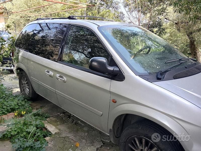 Usata Chrysler Voyager 2007 Grigio Monovolume