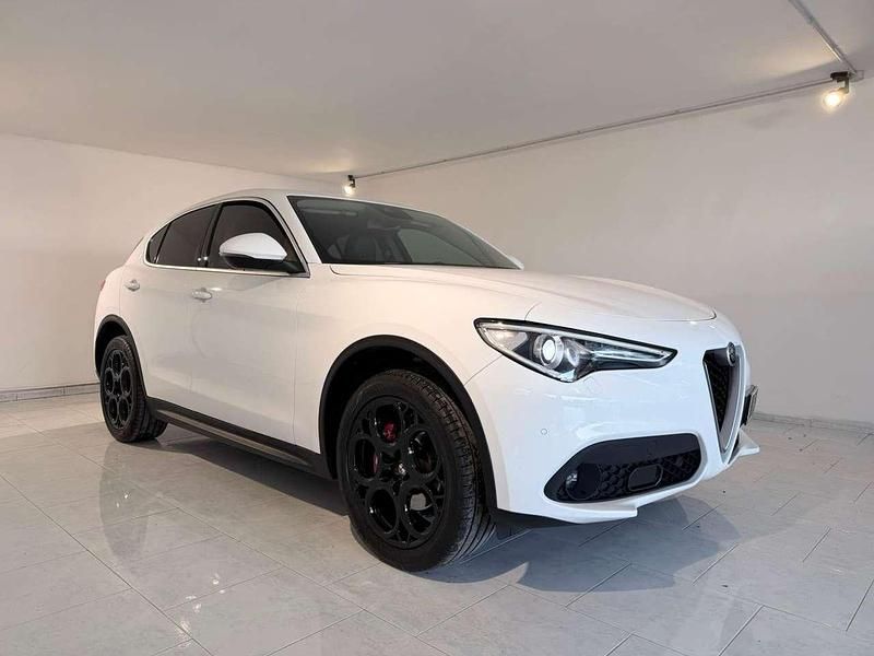 Usata Alfa Romeo Stelvio Veloce 209 CV (153 kW) 2019 Bianco SUV