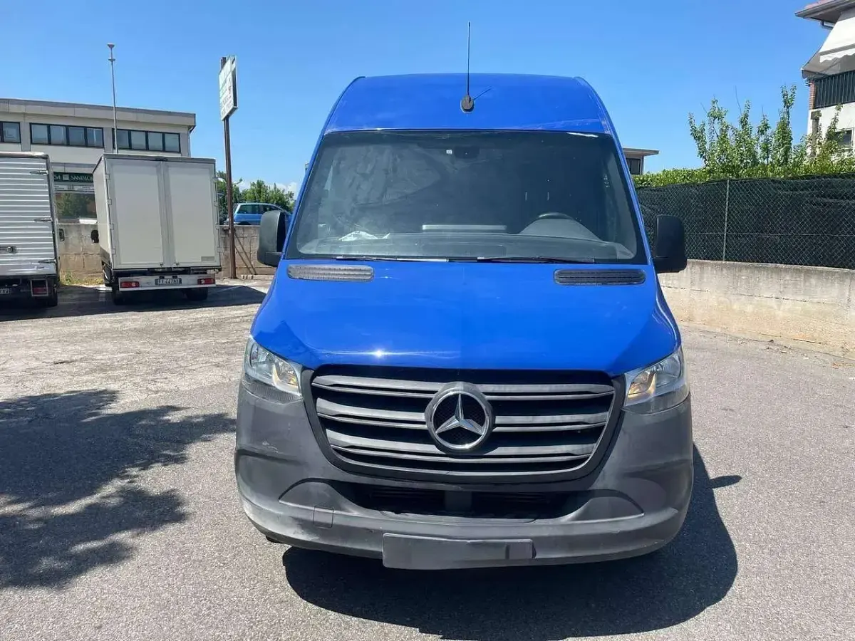 Usata Mercedes Sprinter 114 CV (83 kW) 2020 Blu/azzurro Furgone
