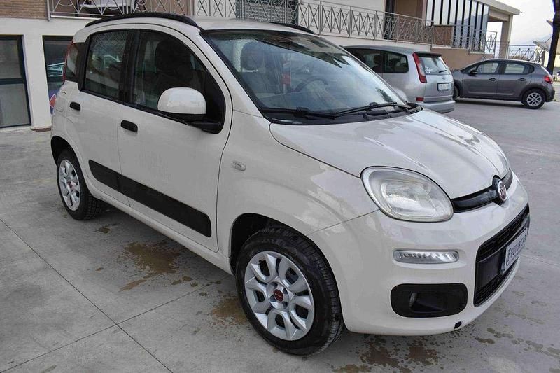Usata Fiat Panda Lounge 84 CV (61 kW) 2013 Beige Berlina