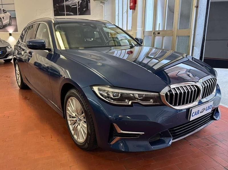 Usata BMW 320 Luxury Line 190 CV (139 kW) 2022 Blu/azzurro Station wagon