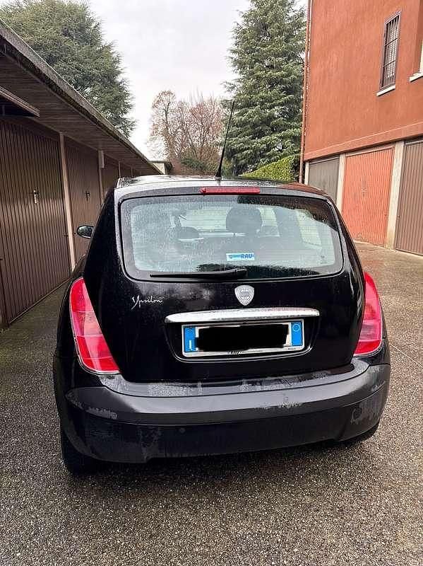 Usata Lancia Ypsilon 60 CV (44 kW) 2006 Utilitaria