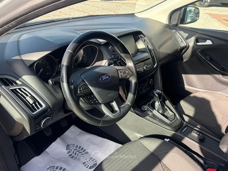 Usata Ford Focus 120 CV (88 kW) 2015 Argento Station wagon