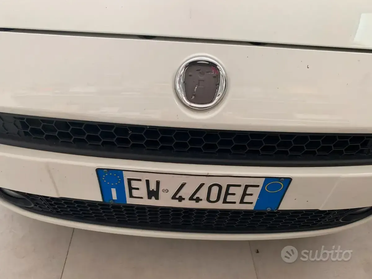 Usata Fiat Punto 69 CV (50 kW) 2014 Bianco Utilitaria