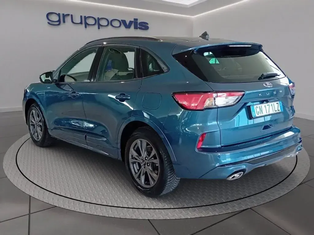 Usata Ford Kuga ST-Line 190 CV (139 kW) 2023 Chrome blue SUV
