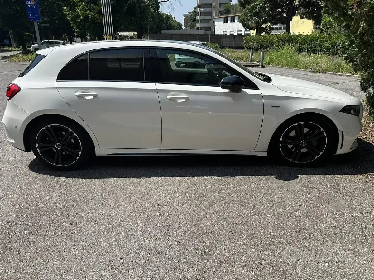 Usata Mercedes 180 Premium 116 CV (85 kW) 2021 Bianco Berlina