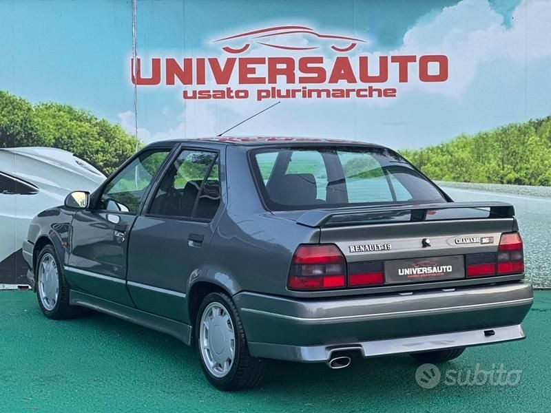 Usata Renault 19 LIMITED 137 CV (100 kW) 1991 Grigio Berlina