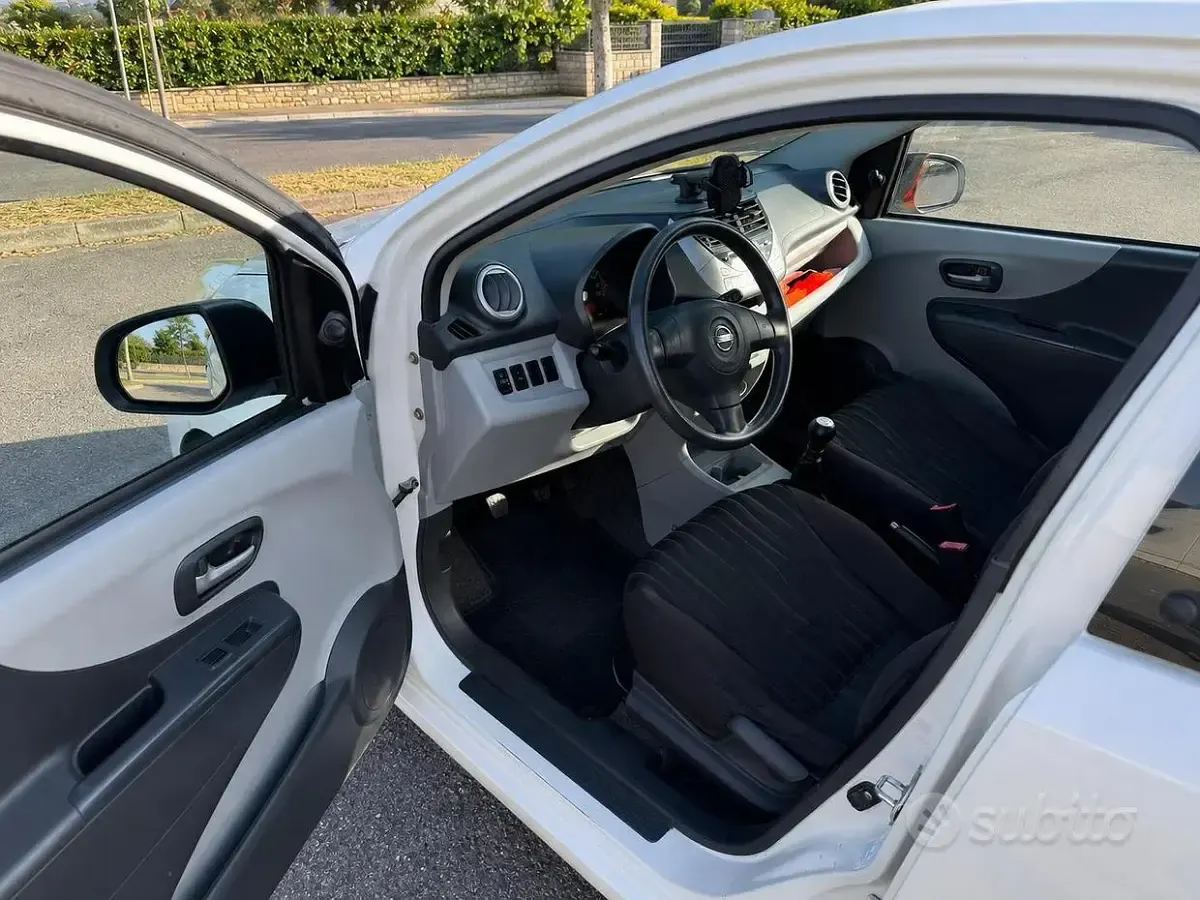 Usata Nissan Pixo 68 CV (50 kW) 2010 Bianco Utilitaria