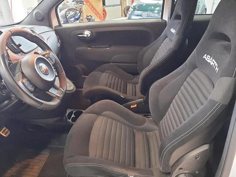Usata Abarth 695 180 CV (132 kW) 2023 Grigio Utilitaria