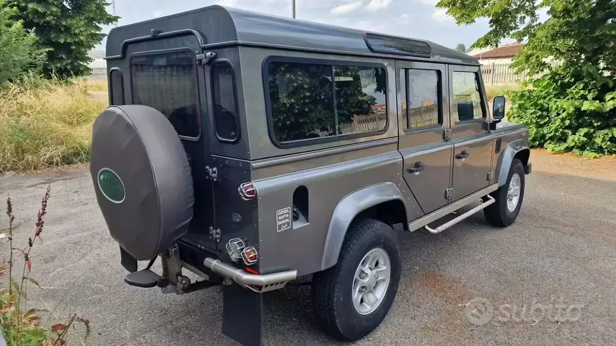 Usata Land Rover Defender 86 CV (63 kW) 2009 Station wagon