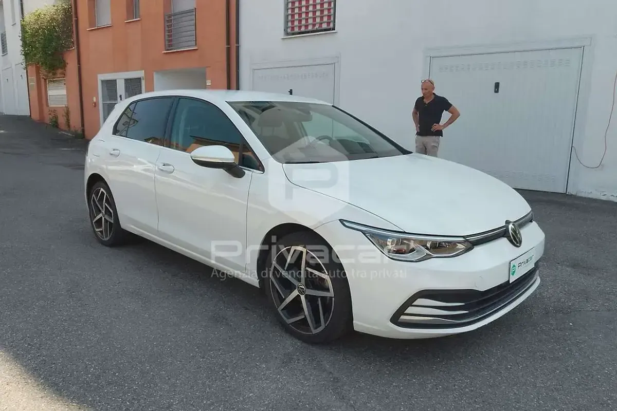Usata VW Golf VII Style 150 CV (110 kW) 2021 Bianco Utilitaria