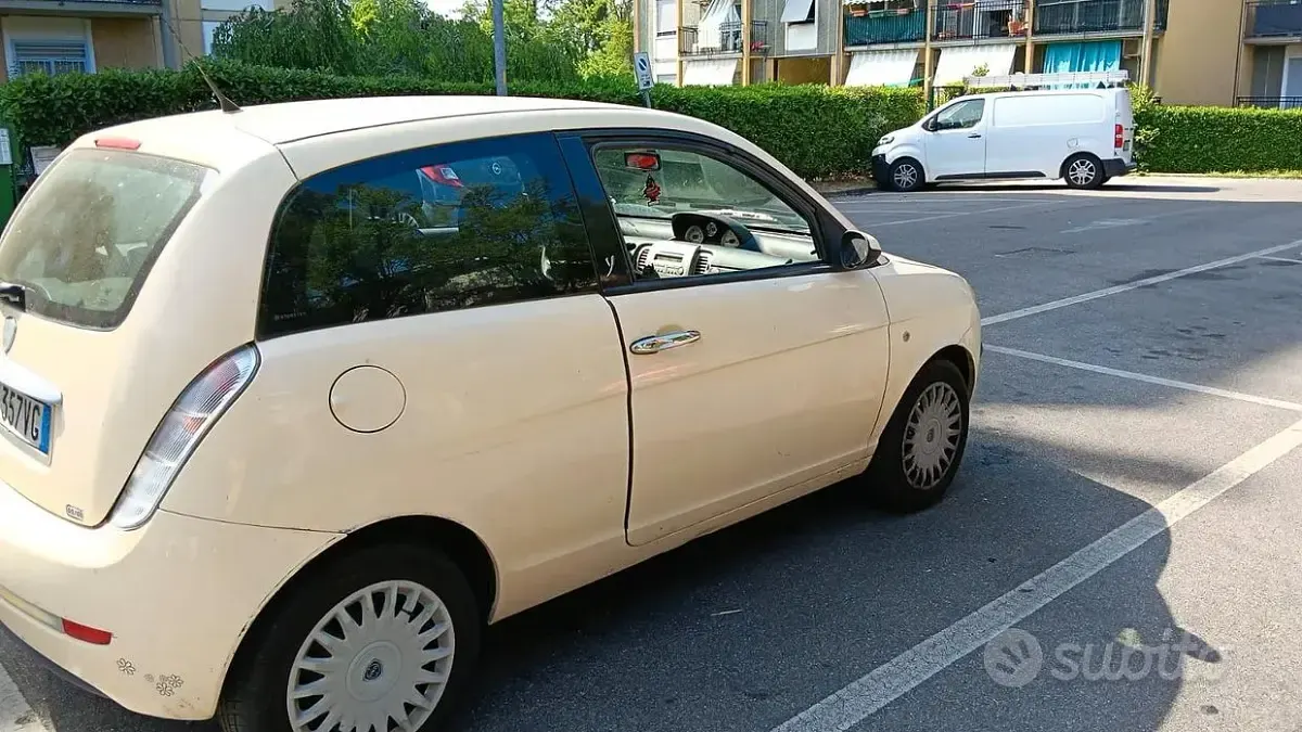 Usata Lancia Ypsilon 60 CV (44 kW) 2007 Bianco Utilitaria
