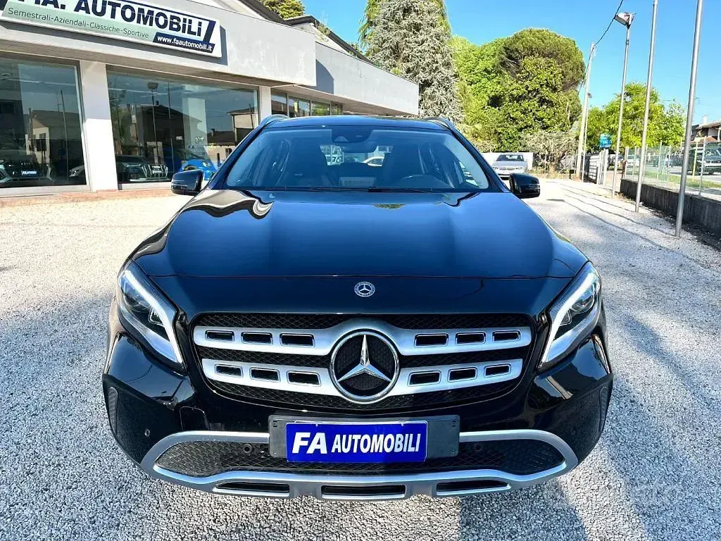 Usata Mercedes GLA200 136 CV (100 kW) 2017 Nero SUV