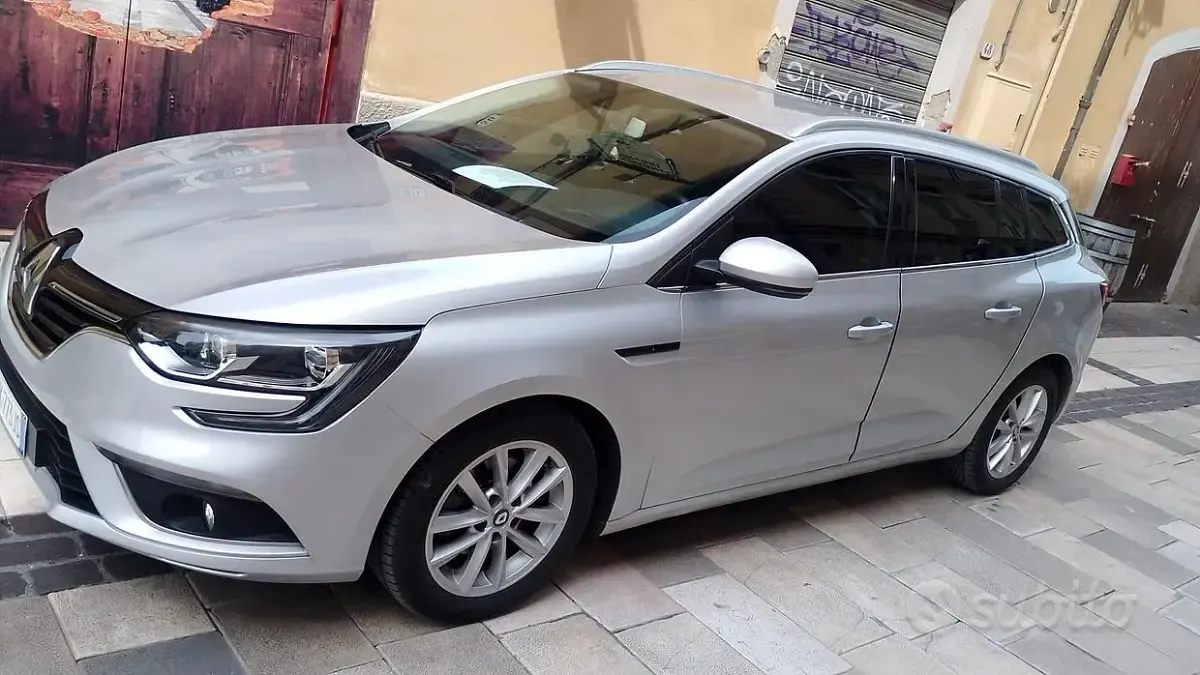 Usata Renault Mégane GrandTour 110 CV (80 kW) 2017 Grigio Station wagon