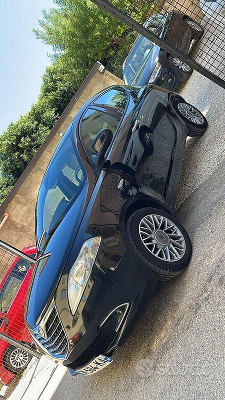 Usata Lancia Ypsilon 69 CV (50 kW) 2012 Nero Utilitaria