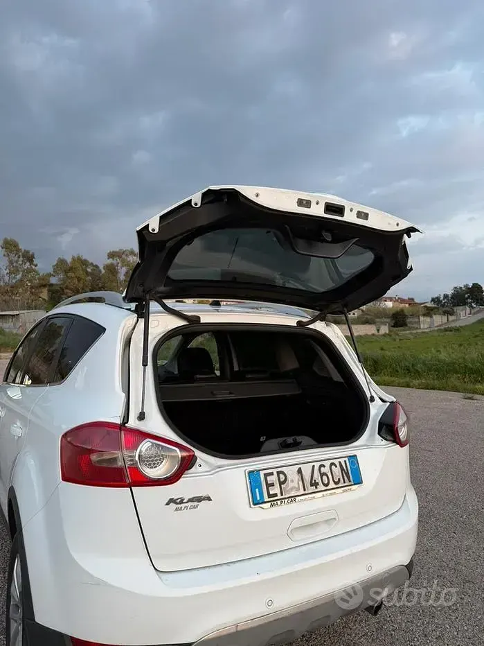 Usata Ford Kuga 163 CV (119 kW) 2013 Bianco SUV