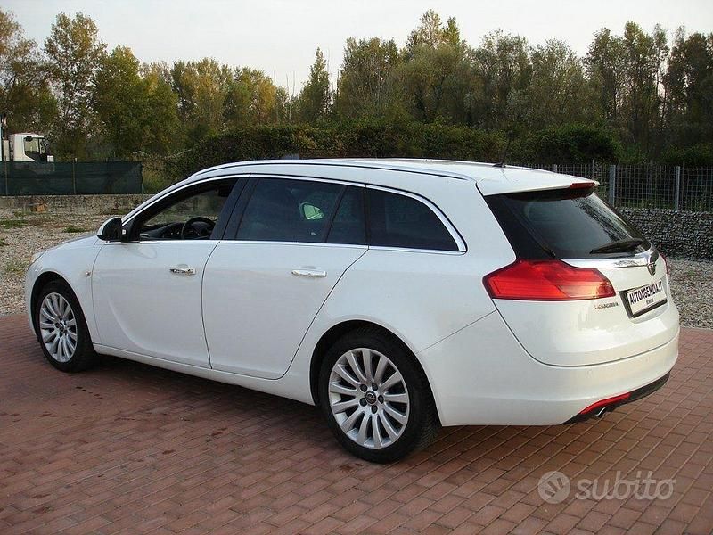 Usata Opel Insignia Cosmo 160 CV (117 kW) 2009 Bianco(met.) Station wagon