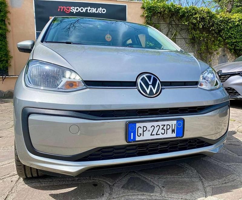 Usata VW up! 65 CV (47 kW) 2023 Argento Utilitaria