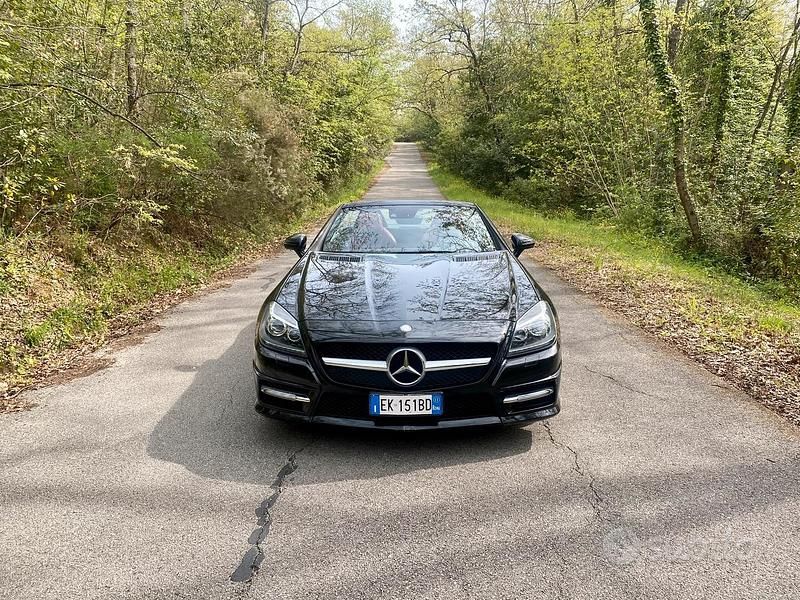 Nero Usata 2011 Mercedes SLK250 Premium Cabrio | 19.000 € (Buon prezzo) - Immagine 1/4