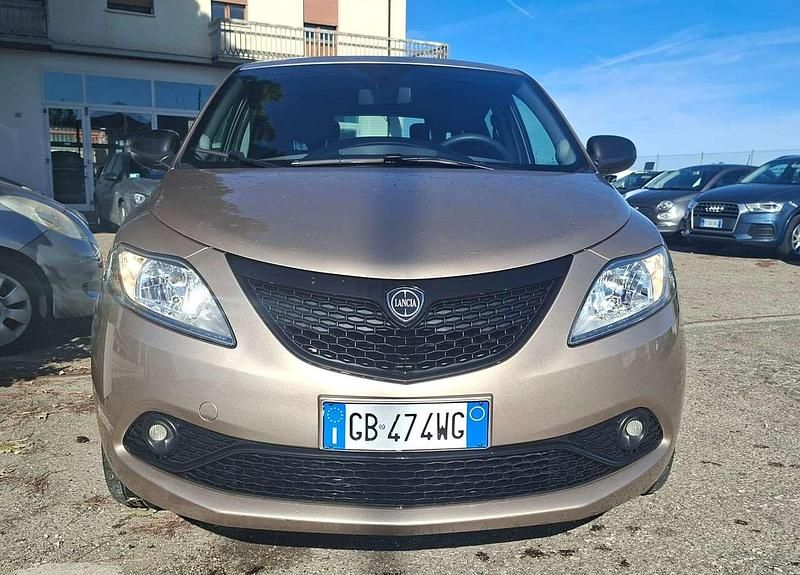 Usata Lancia Ypsilon S 69 CV (50 kW) 2020 Oro Utilitaria