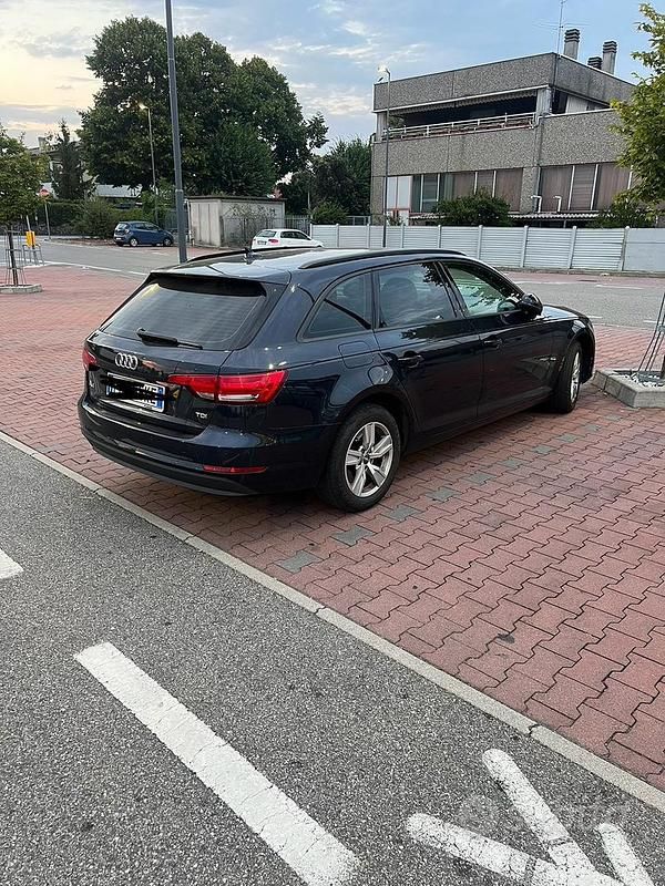 Usata Audi A4 135 CV (99 kW) 2018 Blu Station wagon