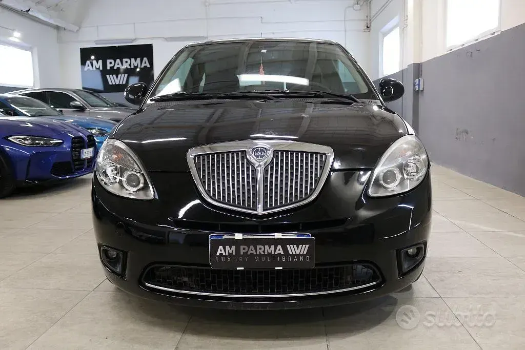Usata Lancia Ypsilon 77 CV (56 kW) 2012 Nero Utilitaria