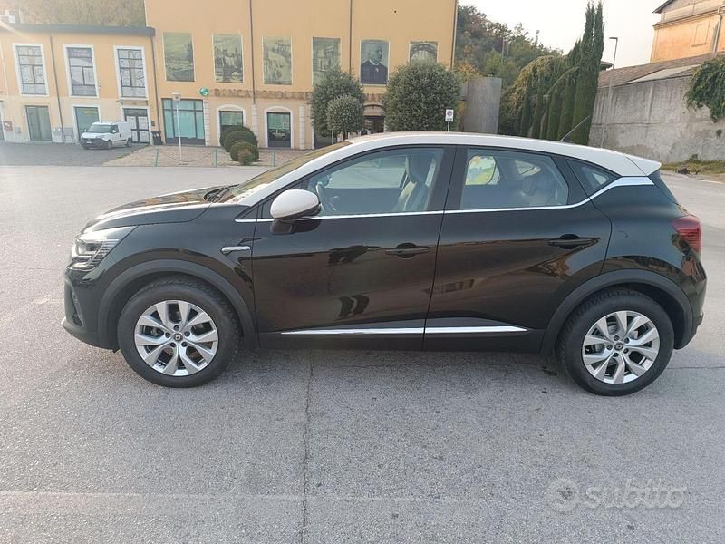 Usata Renault Captur Intens 101 CV (74 kW) 2020 Nero SUV