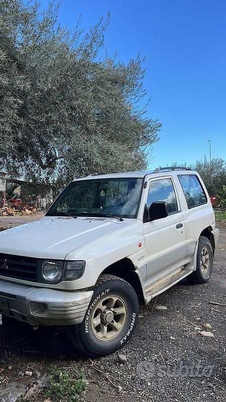 Usata Mitsubishi Pajero 100 CV (73 kW) 2000 Bianco SUV